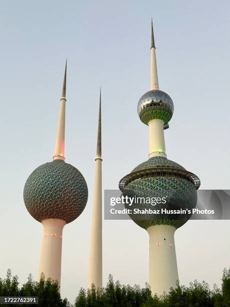 kuwait tower even shot - kuwait towers stock pictures, royalty-free photos & images