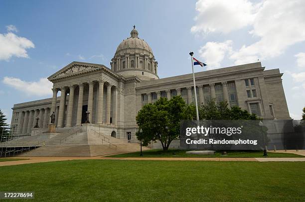 capitol building in jefferson city, missouri, usa - jefferson city missouri stock pictures, royalty-free photos & images