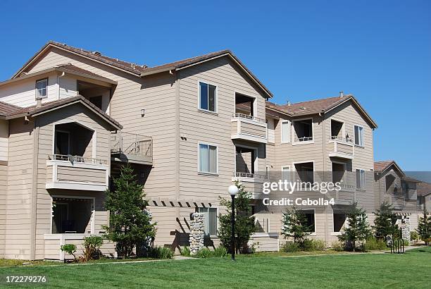 apartment complex living - apartment building exterior stock pictures, royalty-free photos & images