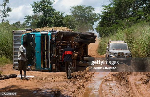 road in southern sudan - truck and car accident stock pictures, royalty-free photos & images