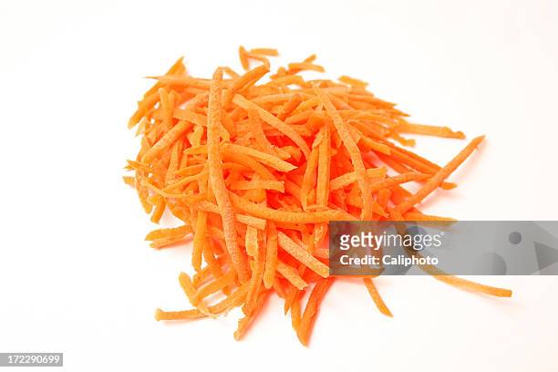 tagliuzzato carote - tagliato a pezzi foto e immagini stock