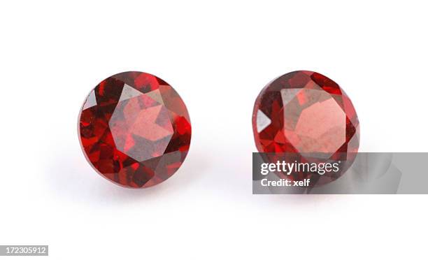 faceted garnets - ruby stockfoto's en -beelden