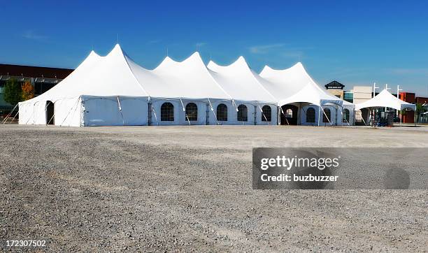 特別イベントの広々としたホワイトのテント - entertainment tent ストックフォトと画像