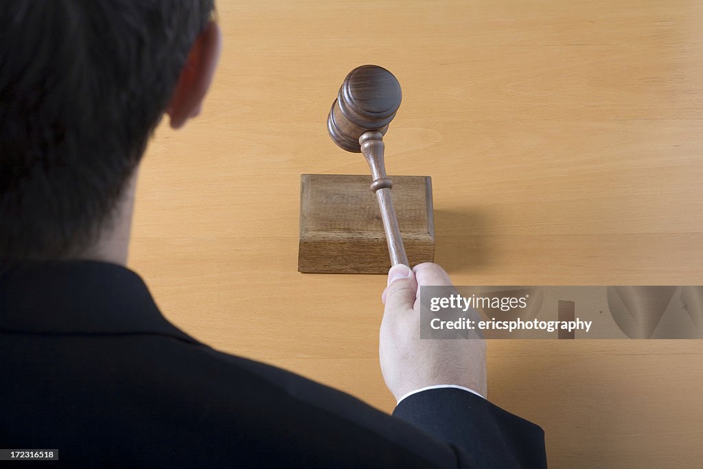Juiz, Martelo de Juiz com atrás