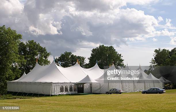 evento speciale grande tenda bianca - marquee foto e immagini stock