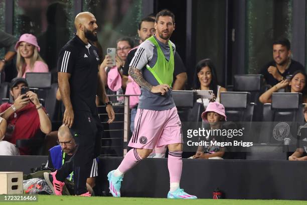 Lionel Messi of Inter Miami CF warms up against the FC Cincinnati during the second half at DRV PNK Stadium on October 07, 2023 in Fort Lauderdale,...