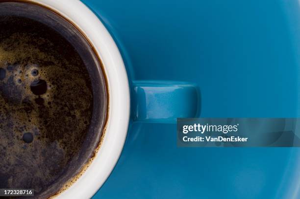 cup of coffee - blue cup stockfoto's en -beelden