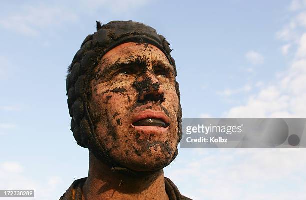 schlammigen rugbyspieler - dirty face stock-fotos und bilder