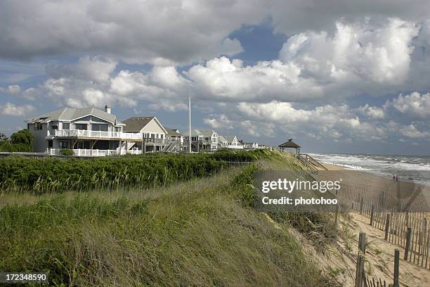 outer banks beach hogares - beach house balcony fotografías e imágenes de stock