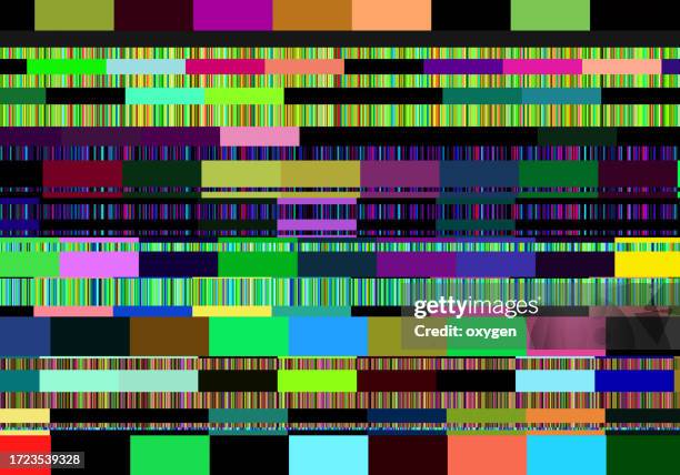tv glitch distorted chaosed television interference pattern background - problemi foto e immagini stock