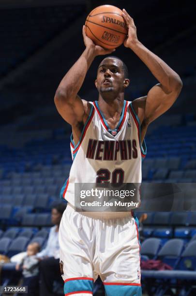 Chris Owens of the Memphis Grizzlies warms up before the game against the New Orleans Hornets at The Pyramid on January 6, 2003 in Memphis,...