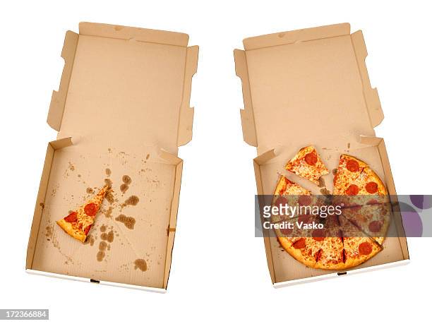 formaggio & pizza alla salsiccia piccante - eaten foto e immagini stock