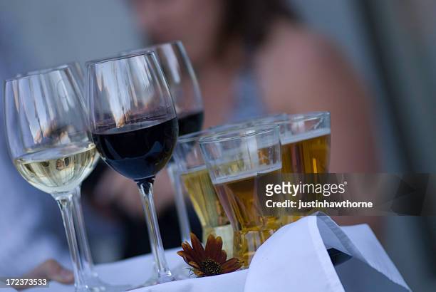 vino e birra - pinot grigio wine foto e immagini stock