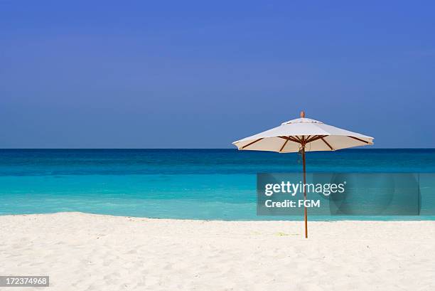 parasol - sombrilla fotografías e imágenes de stock