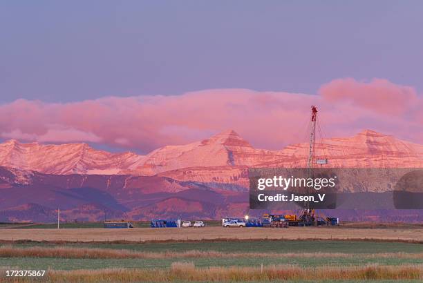 Oil Rig Red Red Oil Rig Photos and Premium High Res Pictures - Getty Images