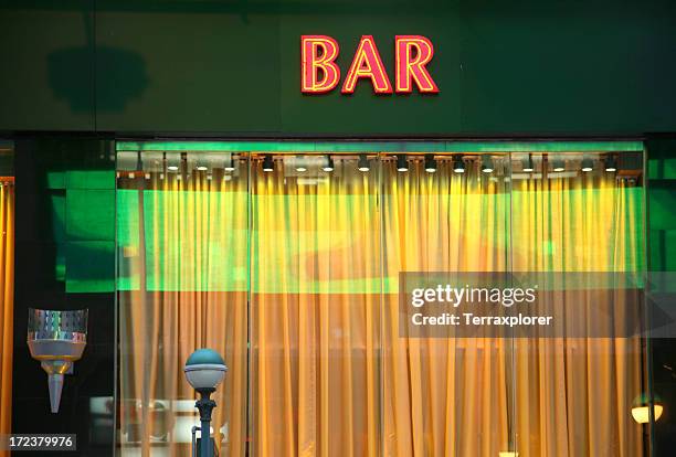 neon bar sign above window - restaurant-window-new-york stock pictures, royalty-free photos & images
