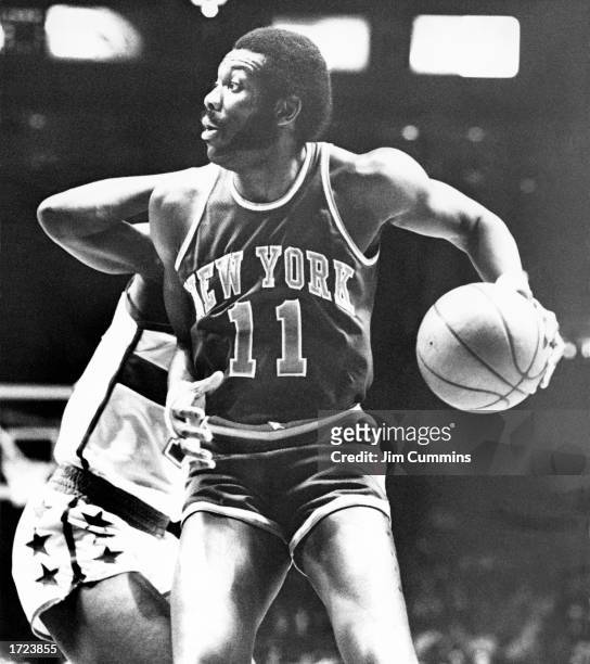 Bob McAdoo of the New York Knicks looks to make a play during the 1970 NBA game against the Washington Bullets in Washington, DC. NOTE TO USER: User...