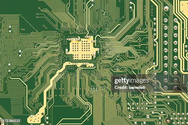 placa de circuito, verde y oro - circuit board fotografías e imágenes de stock