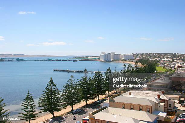 wunderschöne stadt - port lincoln stock-fotos und bilder