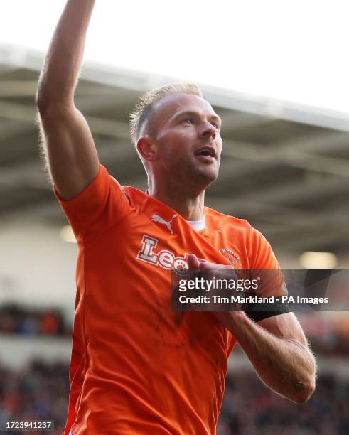 Blackpool's Jordan Rhodes celebrates scoring their side's first goal of the game during the Sky Bet League One match at Bloomfield Stadium,...