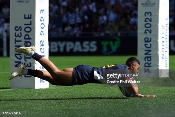 Santiago Chocobares of Argentina scores his team's first try during the Rugby World Cup France 2023 match between Japan and Argentina at Stade de la...