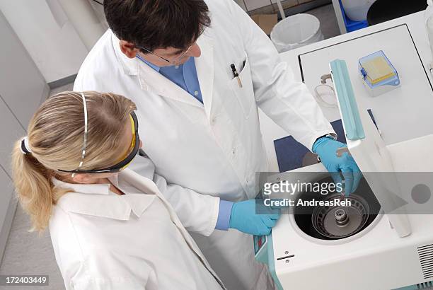 instruction - labor zentrifuge stock pictures, royalty-free photos & images