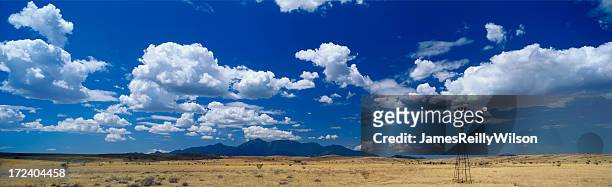 high desertscape panoramic - gallatin county montana stockfoto's en -beelden