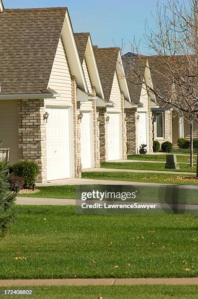 suburban homes, minnesota - minneapolis house stock pictures, royalty-free photos & images