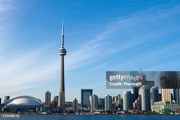 skyline von toronto - toronto stock-fotos und bilder