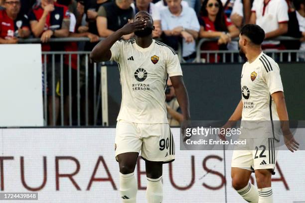 Romelu Lukaku of Roma celebrates his goal 0-2 during the Serie A TIM match between Cagliari Calcio and AS Roma at Sardegna Arena on October 08, 2023...