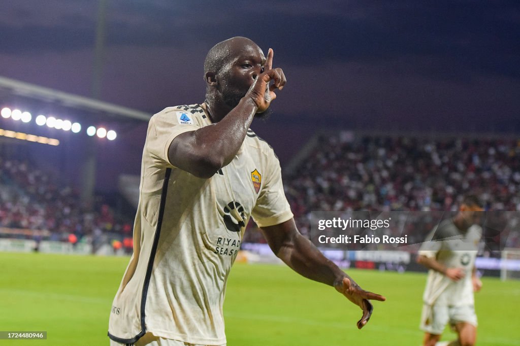 Romelu Lukaku of AS Roma celebrates after scored the fourth goal for