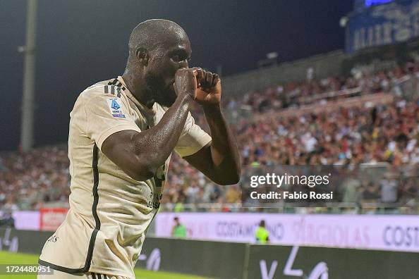 Romelu Lukaku of AS Roma celebrates after scored the fourth goal for