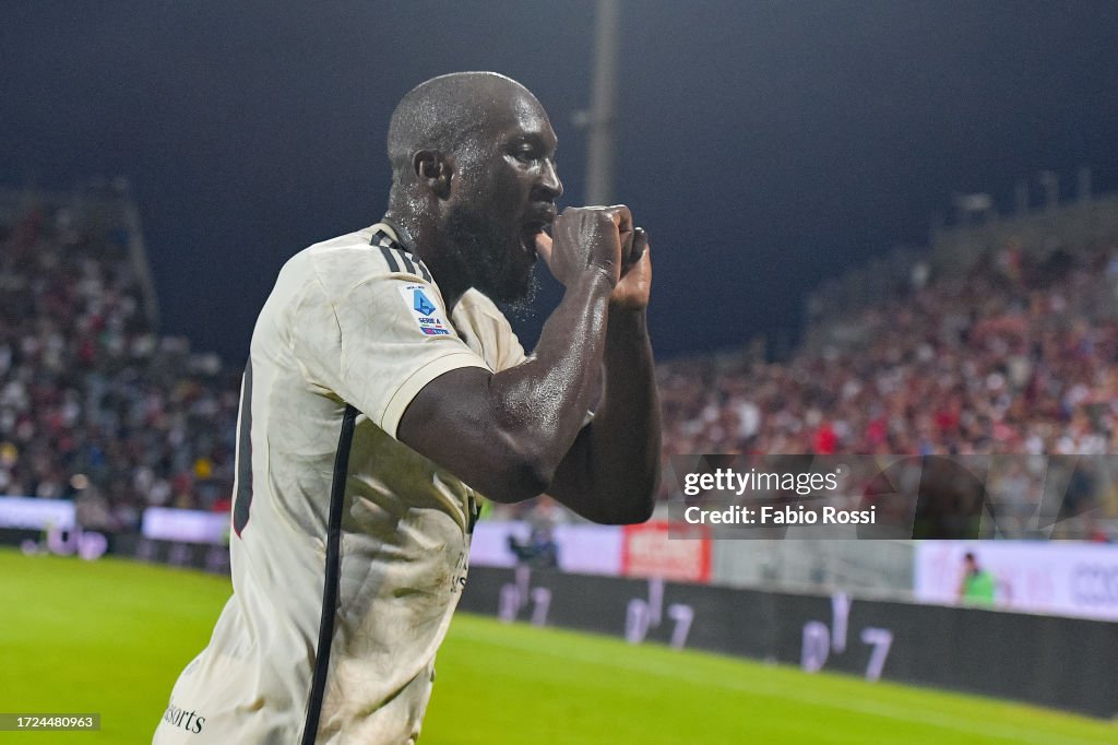 Romelu Lukaku of AS Roma celebrates after scored the fourth goal for