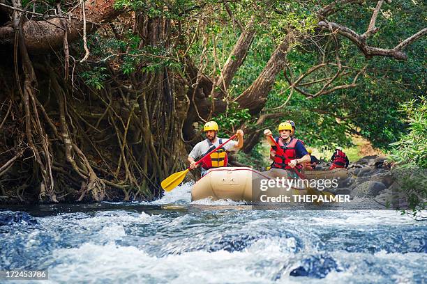 rafting en costa rica - rafting fotografías e imágenes de stock