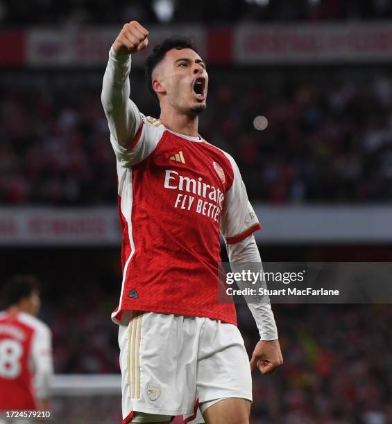 Gabriel Martinelli celebrates scoring the Arsenal goal during the Premier League match between Arsenal FC and Manchester City at Emirates Stadium on...