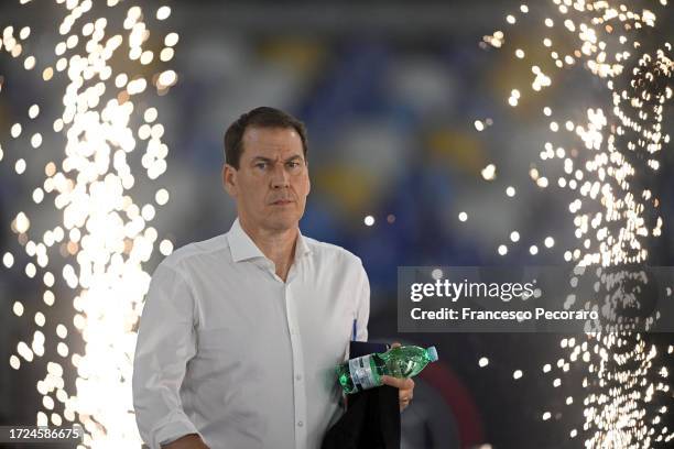 Rudi Garcia, Head Coach of SSC Napoli, looks on prior to the Serie A TIM match between SSC Napoli and ACF Fiorentina at Stadio Diego Armando Maradona...