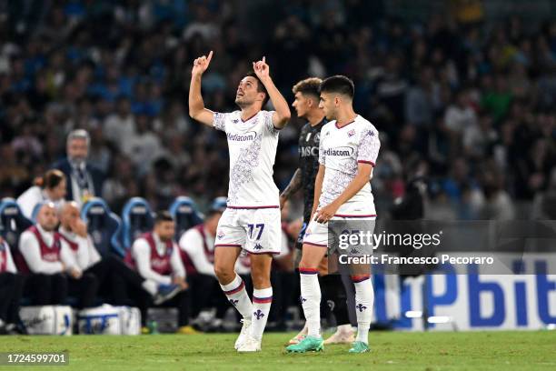 Josip Brekalo of ACF Fiorentina celebrates after scoring the team's first goal during the Serie A TIM match between SSC Napoli and ACF Fiorentina at...