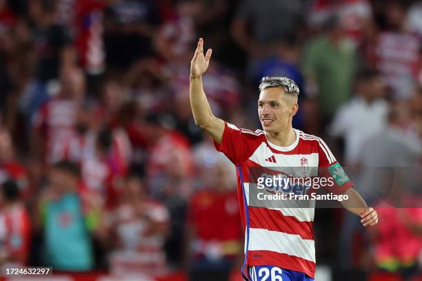 Bryan Zaragoza of Granada CF celebrates after scoring their second side goal during the LaLiga EA Sports match between Granada CF and FC Barcelona at...