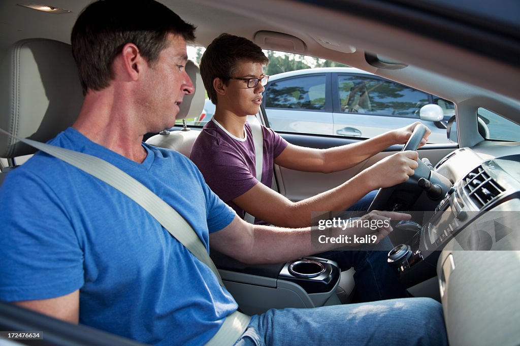 Adolescente Aprender a conduzir