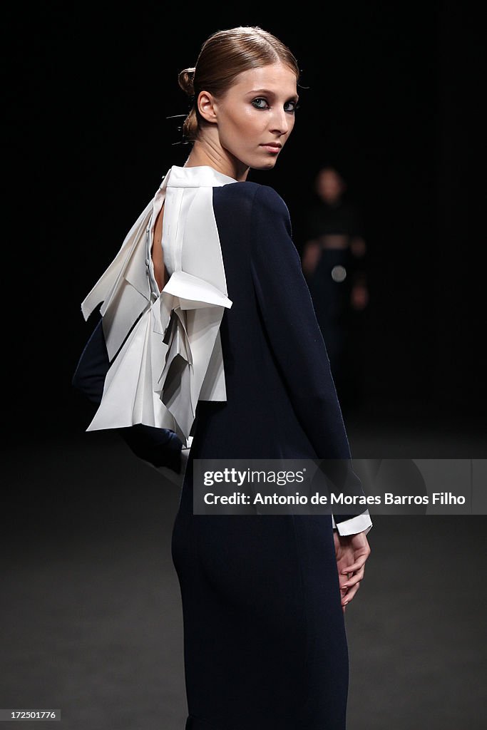Stephane Rolland: Runway - Paris Fashion Week Haute-Couture F/W 2013-2014