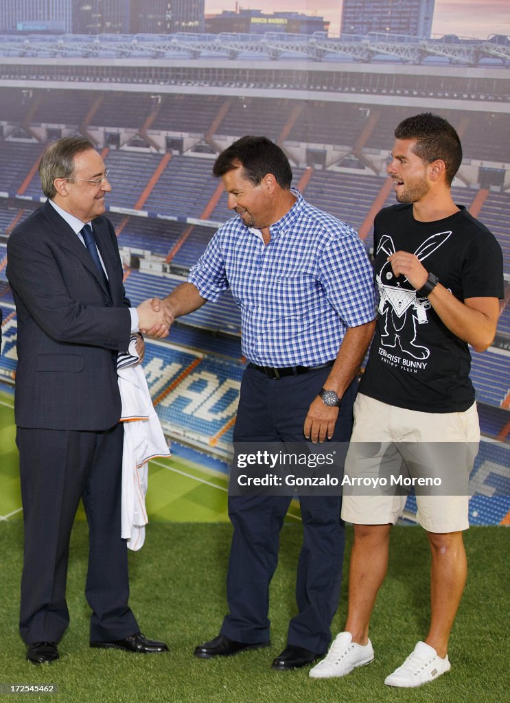 Isco Joins Real Madrid CF