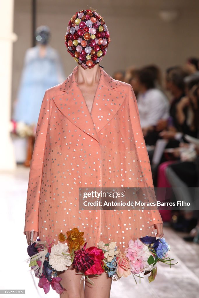 Maison Martin Margiela: Runway - Paris Fashion Week Haute-Couture F/W 2013-2014