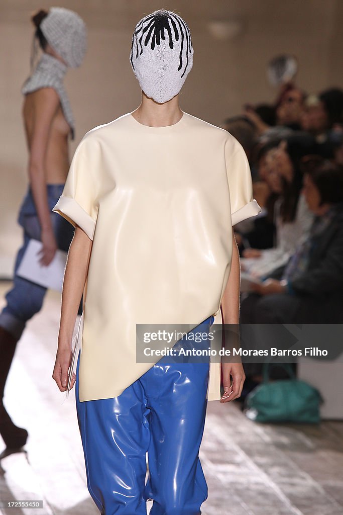 Maison Martin Margiela: Runway - Paris Fashion Week Haute-Couture F/W 2013-2014