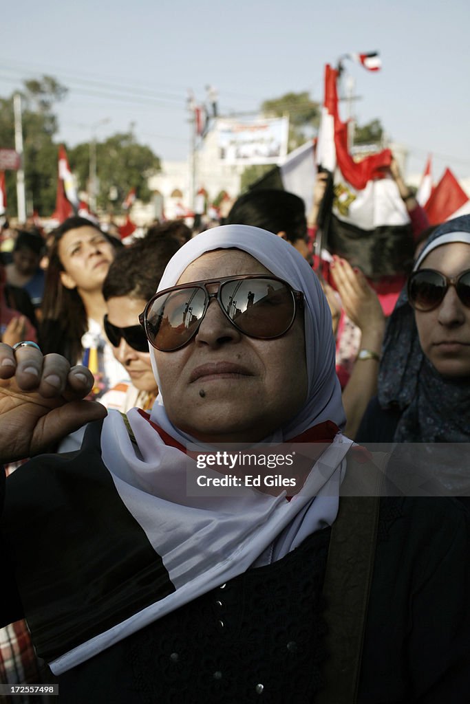 Egypt Protests Intensify As Army Deadline Passes