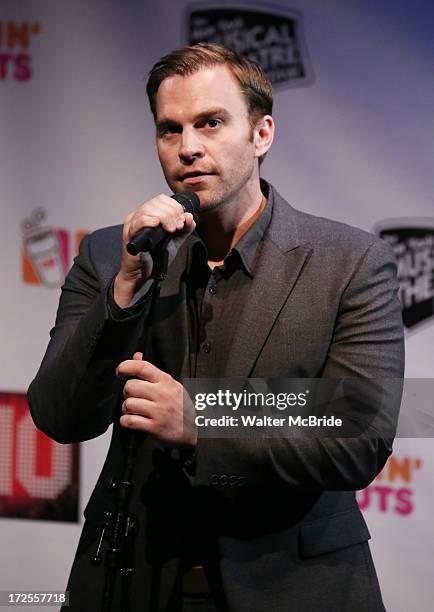 Darren Ritchie Crying 134 Darren Ritchie Stock Photos, High-Res Pictures, and Images - Getty ...