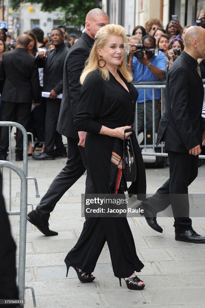 Jean Paul Gaultier : Outside Arrivals - Paris Fashion Week Haute-Couture F/W 2013-2014