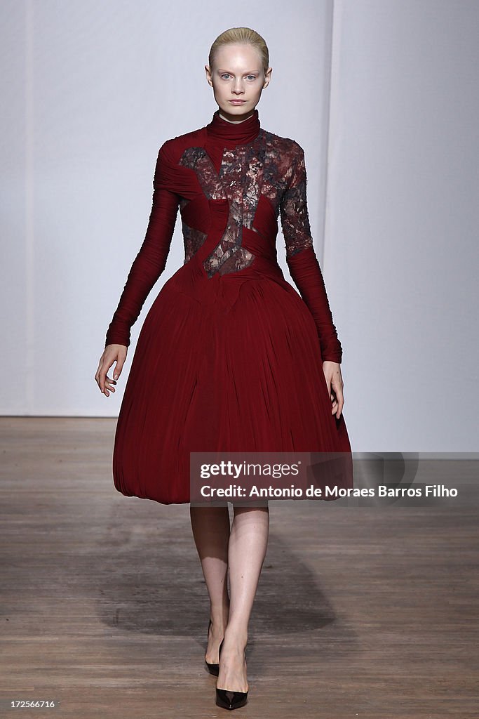 Yiqing Yin: Runway - Paris Fashion Week Haute-Couture F/W 2013-2014