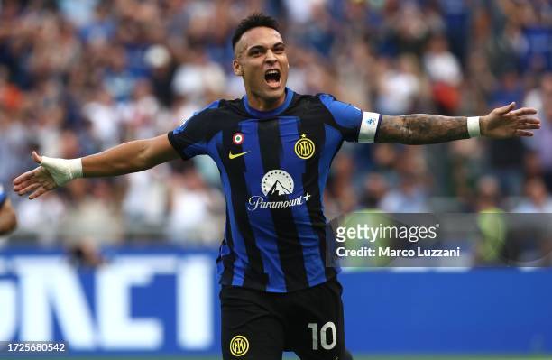 Lautaro Martinez of FC Internazionale celebrates his goal during the Serie A TIM match between FC Internazionale and Bologna FC at Stadio Giuseppe...