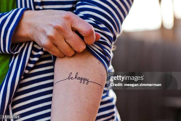 be happy - tatuering bildbanksfoton och bilder