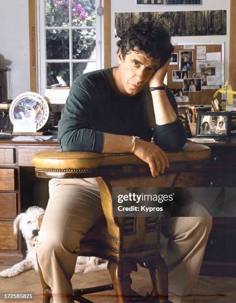 Actor Elliott Gould, circa 1990.